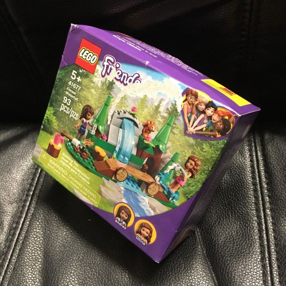LEGO FRIENDS: Forest Waterfall (41677) - Picture 7 of 9